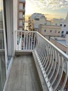 セント・ポールズ・ベイにあるSea side view 2 bedroom apartment with terrace Beppe`s apartmentのギャラリーの写真 +13枚の写真