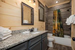 Ένα μπάνιο στο Creekside Splendor