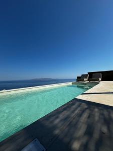 Bazén v ubytovaní Thermyes Villas 3 with private pool alebo v jeho blízkosti