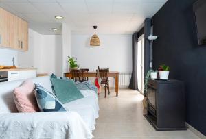 Η κουζίνα ή μικρή κουζίνα στο La flama del Ter, un loft preciós amb pati privat i estufa de flames