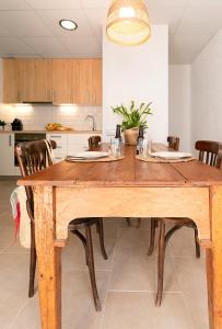 Η κουζίνα ή μικρή κουζίνα στο La flama del Ter, un loft preciós amb pati privat i estufa de flames