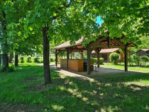 Zahrada ubytování Les Chalets Guinguette