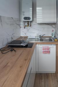 Η κουζίνα ή μικρή κουζίνα στο Z widokiem na Śnieżkę +1 φωτογραφίες