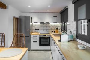 Galeriebild der Unterkunft Buonora D'oro Villa in Tsoukaladhes