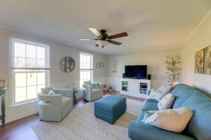 Billede fra billedgalleriet på The Willowberry House with Deck and Grill! i Harkers Island