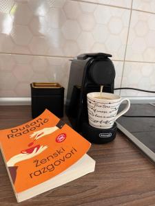 Sadržaji za pripremu kafe i čaja u objektu Apartman Pino Divčibare