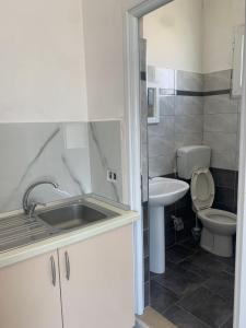 Ένα μπάνιο στο Lea home