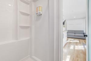 科罗拉多斯普林斯Cargo Casita Shipping Container Tiny Home的相册照片