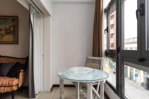 Posezení v ubytování Loft luminoso y espacioso al lado de Las Canteras