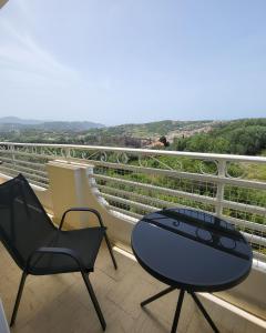 Rõdu või terrass majutusasutuses ClaudiAgapi Apartments Korfu