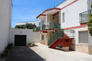 The building in which the holiday home is located