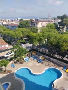 Bazén v ubytování Apartamentos CH 2 nebo v jeho okolí