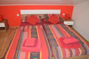 Postel nebo postele na pokoji v ubytování Apartments Kivi