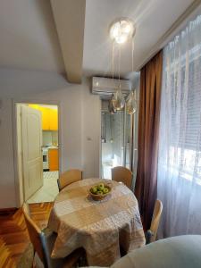 Η κουζίνα ή μικρή κουζίνα στο Stan na dan Sara Novi Sad - u blizini centra grada