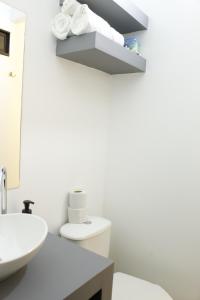 Et badeværelse på Glamping Villa Transito + 18 billeder