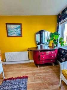Fotografie z fotogalerie ubytování Full house for up to five people Family friendly free parking pets welcome LGBTQ friendly v destinaci Tralee