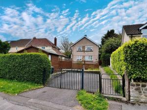 Gallery image of EEJs Cozy 2-Bedroom Apartment in Nailsea in Nailsea