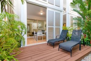 Port Douglas Apartments - Adults Only Oasis的休息区