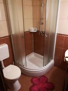 Ένα μπάνιο στο Apartments with parking space Beli, Cres - 22435