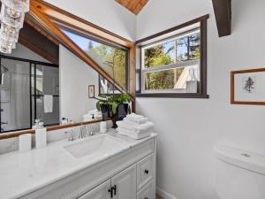 Gambar di galeri bagi Landen Lodge - Meredith Lodging di Brightwood +84 gambar