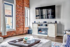 4br Ideal For Groups 4 Blocks To La Crosse Cntr的厨房或小厨房