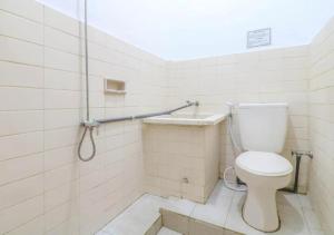 Koupelna v ubytování Hotel Candra Adigraha + 22 fotografií