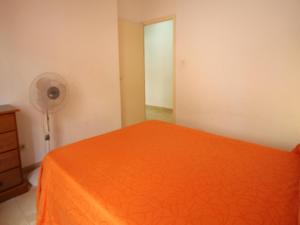 Postel nebo postele na pokoji v ubytování Apartamento renovado, céntrico y luminoso a 100m de la playa del Puerto, Llançà - ES-228-37