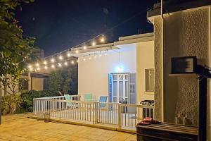 Uma varanda ou terraço em The Lemon Tree Hostel