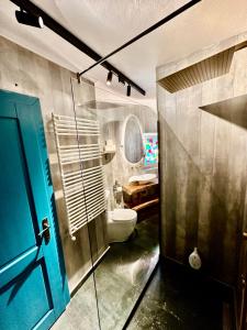 Et badeværelse på Studio by Casa Otto + 17 billeder