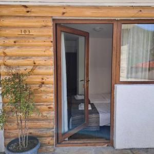 Mynd úr myndasafni af mood hotel kazbegi garden í Kazbegi