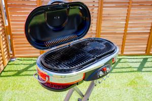 Equipamiento para hacer parrilladas disponible en el departamento