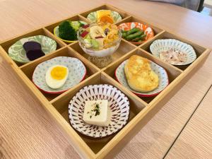 Makanan di atau berdekatan hotel