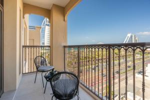 Ein Balkon oder eine Terrasse in der Unterkunft GuestReady - Coastal Living near Burj Al Arab