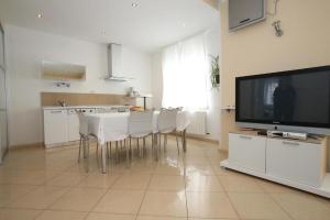 Η κουζίνα ή μικρή κουζίνα στο Apartment Katarina with sea view