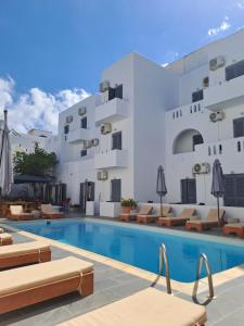 a view of the pool at the hotel at Oceanis Resort in Parikia