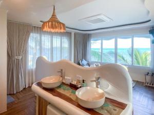 Posezení v ubytování The Rock Samui Beach Resort