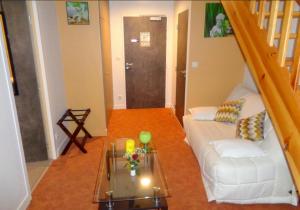 Gallery image of Logis Hotel Restaurant La Croisée des Chemins in Cayres