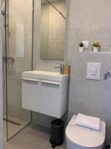 Phòng tắm tại Brela - room for two +11 ảnh