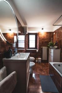 A bathroom at Casina Carina