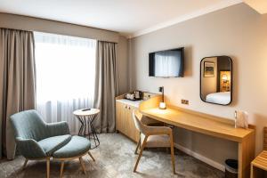 Televisor o centre d'entreteniment de Crowne Plaza London - Gatwick Airport by IHG 159 fotos més
