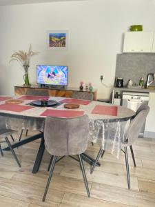 Kuchyňa alebo kuchynka v ubytovaní Appartement T3 de standing tout équipé