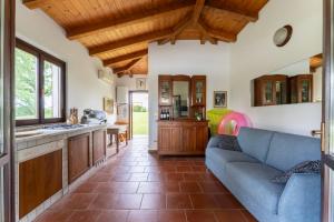 Кухня или кухненски бокс в Casa Del Marchese With Private Pool, Castell’arqua
