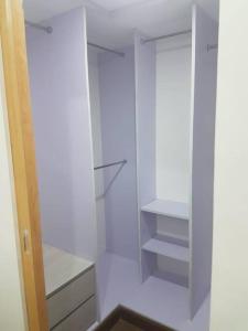 Photo de la galerie de l'établissement Loft Style Condo Unit in Makati with Netflix WIFI, à Manille