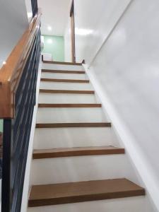 Photo de la galerie de l'établissement Loft Style Condo Unit in Makati with Netflix WIFI, à Manille