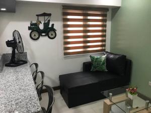Photo de la galerie de l'établissement Loft Style Condo Unit in Makati with Netflix WIFI, à Manille