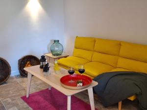 Photo de la galerie de l'établissement Hermoso Apartamento a estrenar en el Corazón de la Ribeira Sacra, à Celeiros