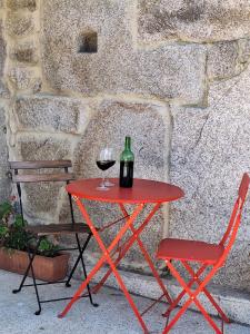 Photo de la galerie de l'établissement Hermoso Apartamento a estrenar en el Corazón de la Ribeira Sacra, à Celeiros 43 autres photos