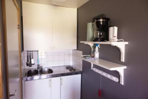 Cucina o angolo cottura di Hälleviks Camping