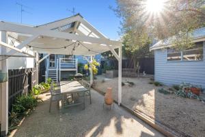 Αίθριο ή υπαίθριος χώρος στο Swyn Y Mor Riverside Cottage Haven