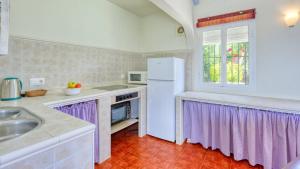 Kuchyňa alebo kuchynka v ubytovaní Casa El Paraiso Montecorto by Ruralidays